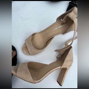 Gianni bini taupe heels